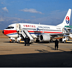 曹家堡机场货运航空快运业稳步发展的原因是什么？